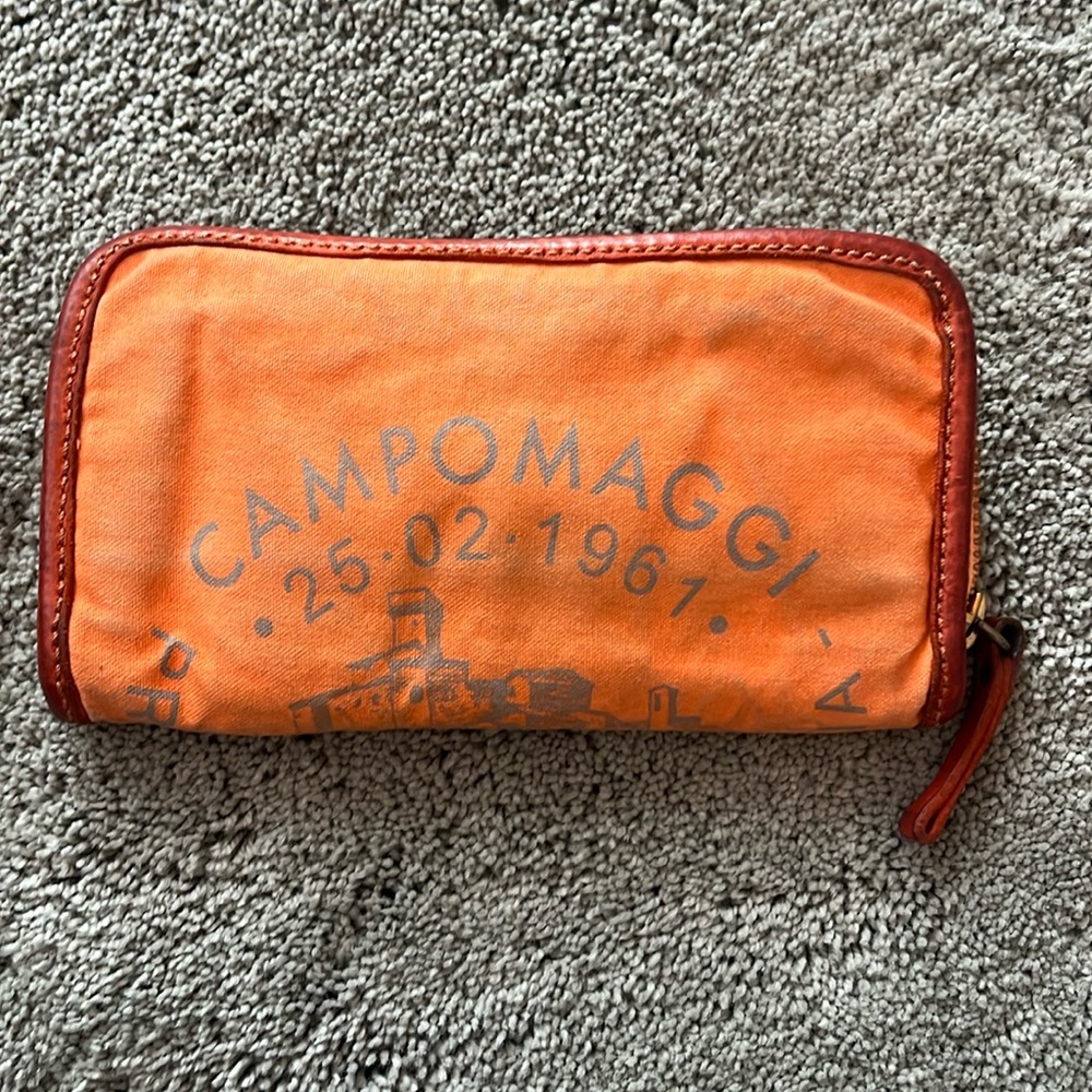 Campomaggi Wallet Zip Around Orange
Made in Italy